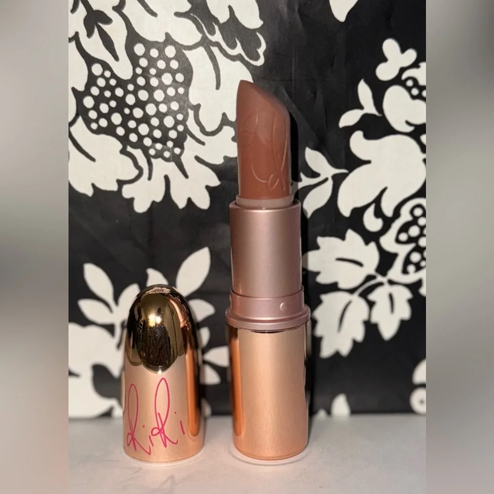 Mac Riri nude lipstick